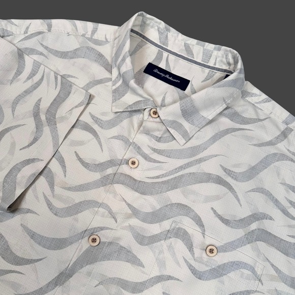 Tommy Bahama Other - Tommy Bahama Island Zone Shirt Mens 3XL Gray Ivory/Cream Silk Blend Wave Print